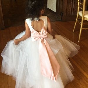 White 3T Flower girl dress w/ Rose Ribbon